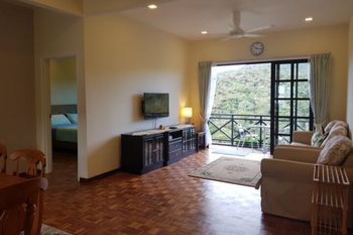 Room 13 of 18