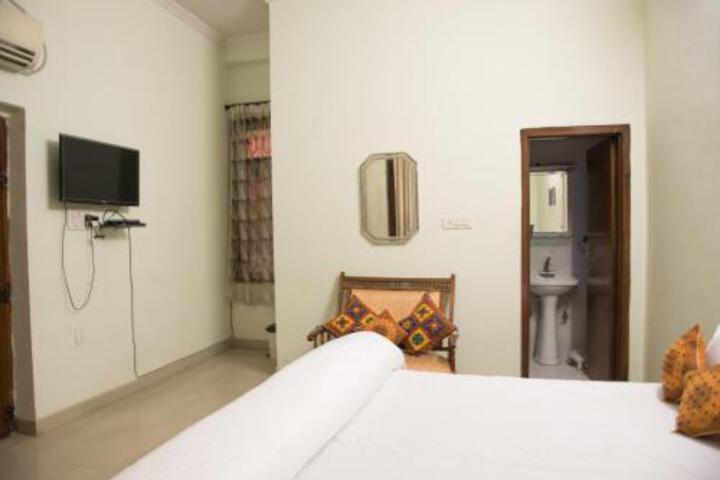 Room 157 of 159