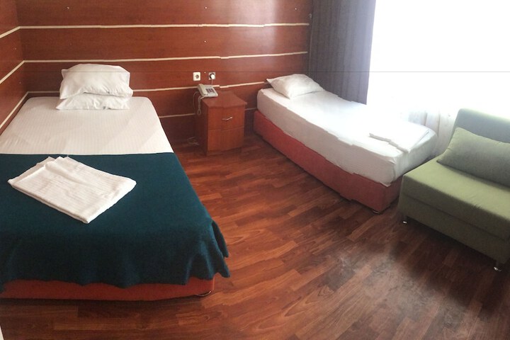 Room 2 of 5
