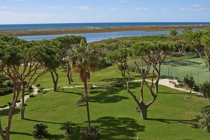 Tennis court