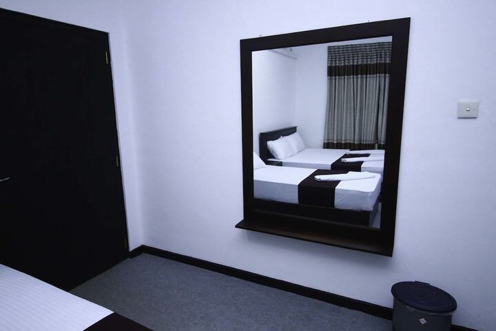Room 11 of 34