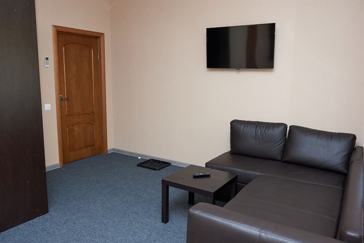 Room 3 of 53