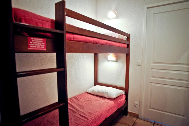 Room 6 of 61