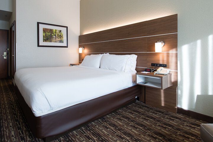 2 Queen Beds (6 of 14)