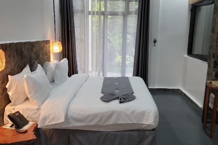 Room 33 of 121