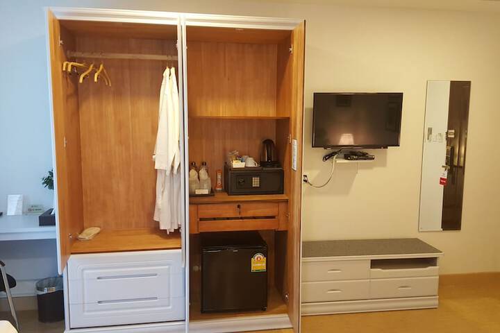 Room 4 of 22