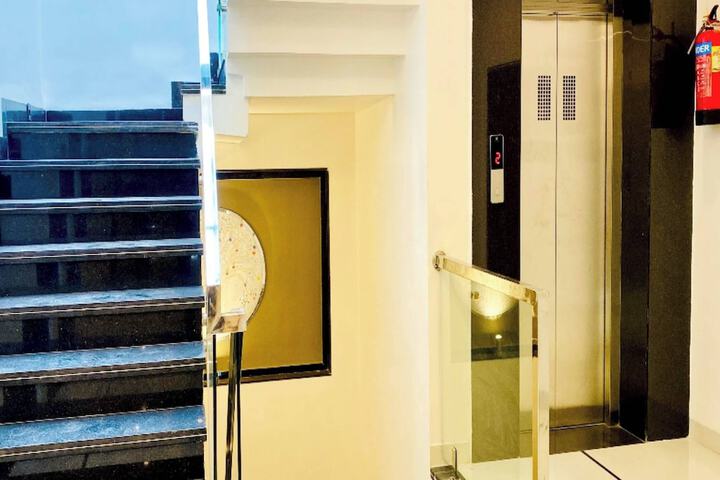 Hotel URS Palace