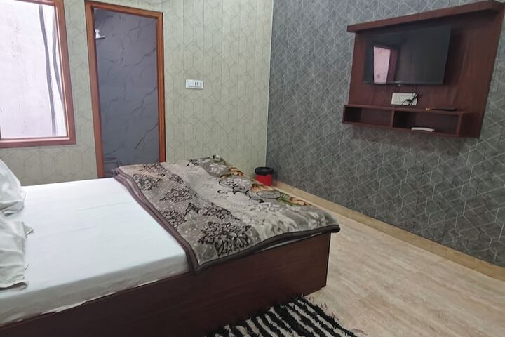RK Dham Family Hotel Free Parking