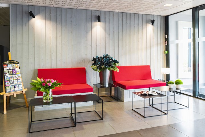 Entrance & Lobby