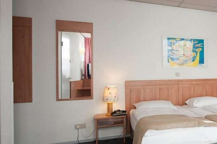 Room 19 of 57