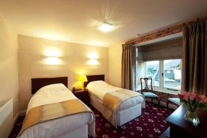 Room 7 of 25