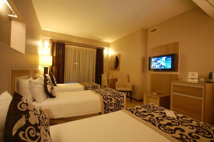 Room 10 of 62
