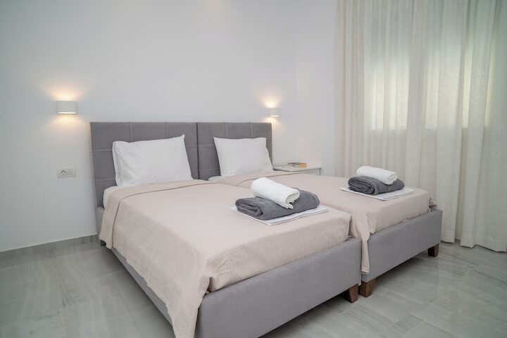 Room 4 of 91