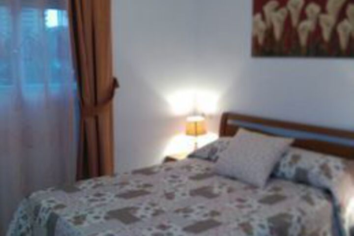 Room 5 of 12