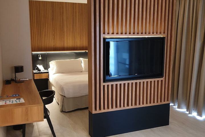 Room 21 of 64