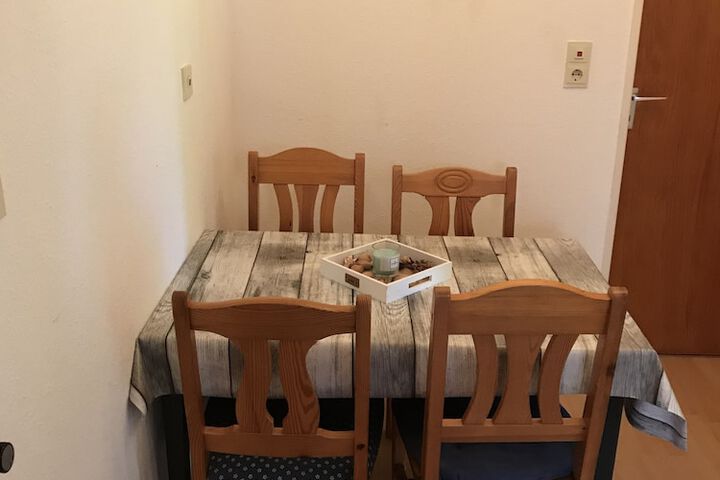 Room 15 of 117