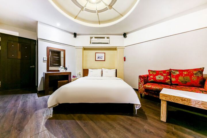 Room 7 of 26