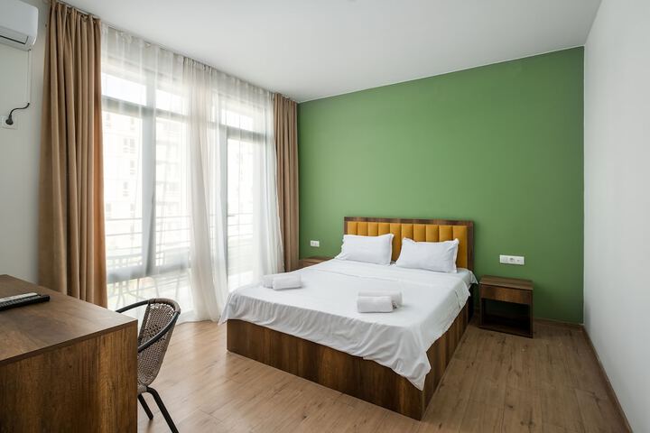 Room 25 of 63