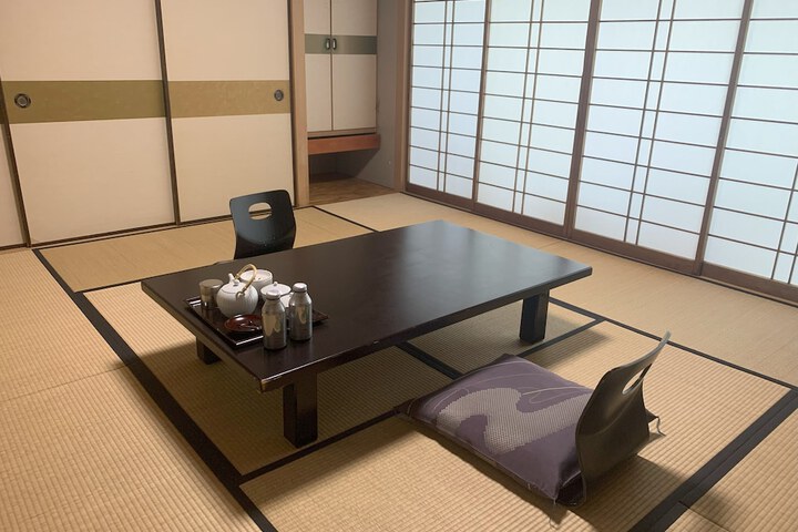 Room 2 of 52