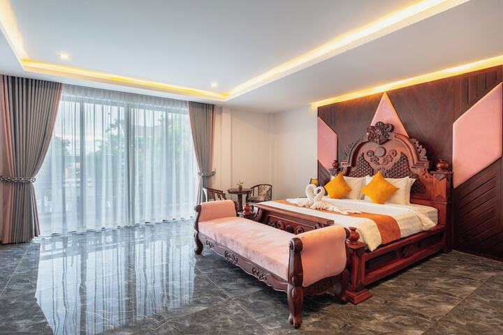 Room 33 of 109
