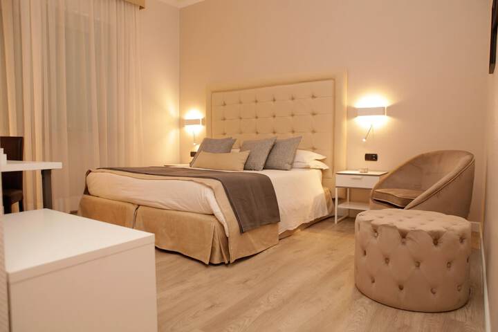 Room 21 of 77