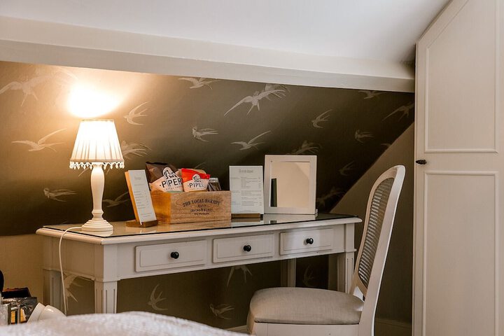 Room 47 of 106