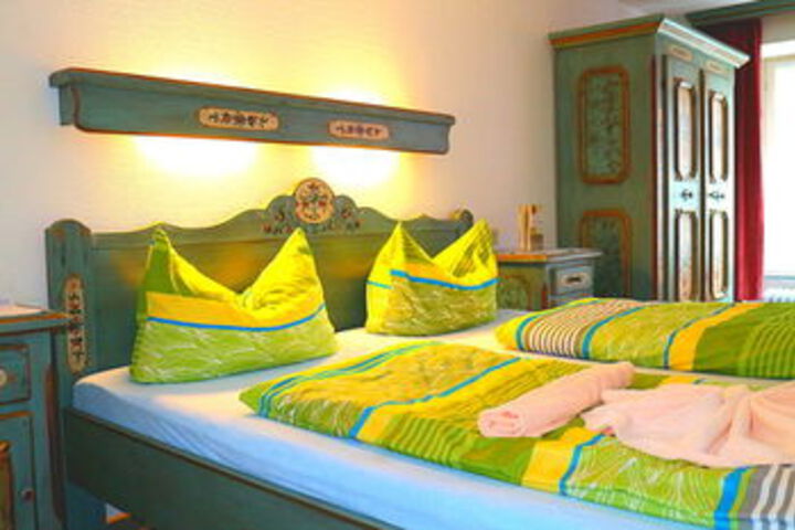 Room 16 of 25