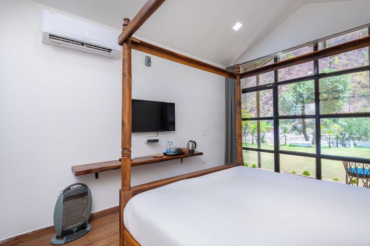 Room 8 of 36