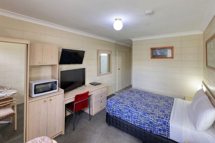 Room 10 of 51