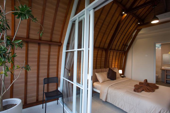 Room 8 of 43