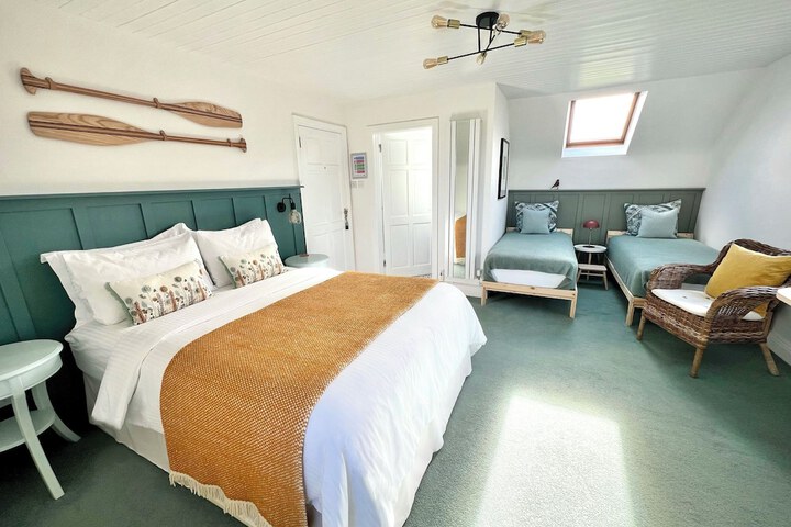 Room 8 of 50