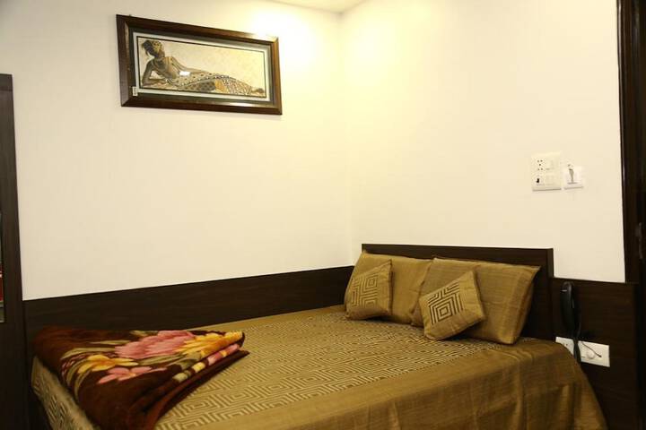 Room 3 of 31