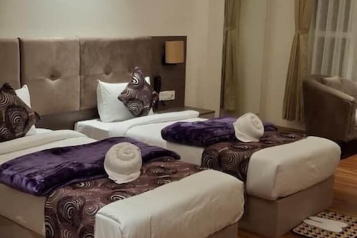 Room 12 of 22