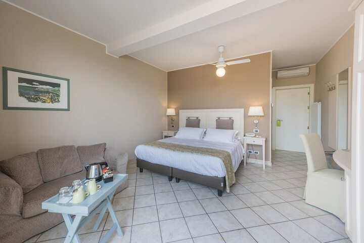 Room 10 of 75