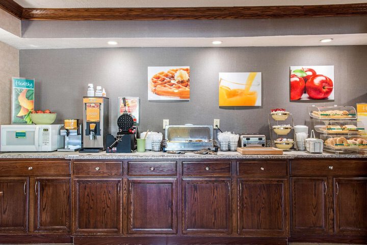 Breakfast/Coffee Service 27 of 35