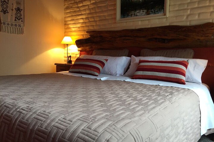 Room 3 of 37
