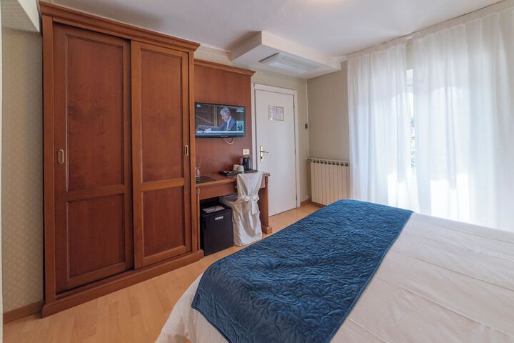 Room 16 of 58