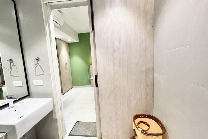 Room 12 of 15
