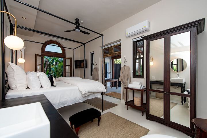 Room 4 of 194
