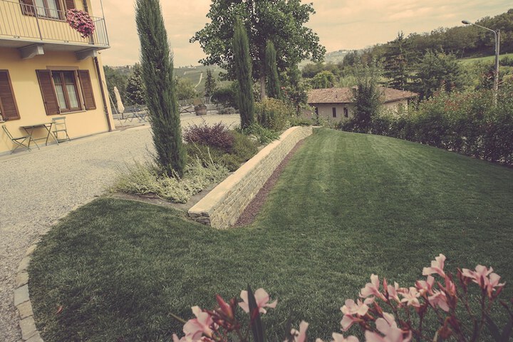 Hotel Exterior 53 of 61