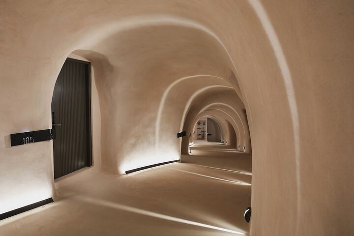 Hotel 4 of 75