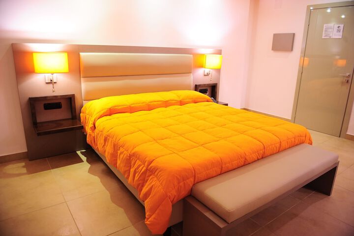 Room 6 of 31