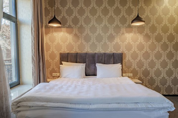 Room 16 of 163
