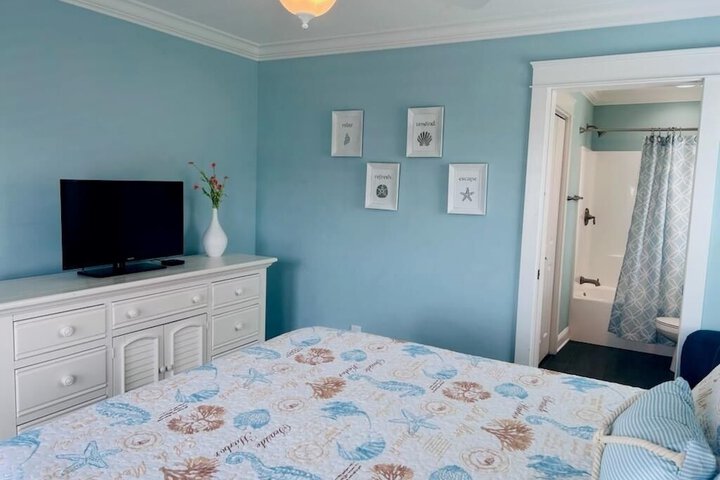 Room 3 of 76