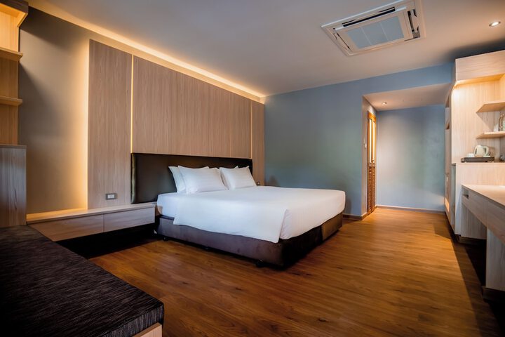 Room 13 of 127