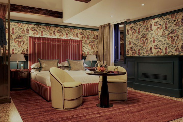 Room 14 of 36