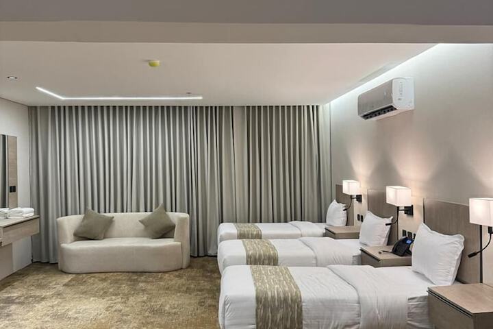Room 7 of 19