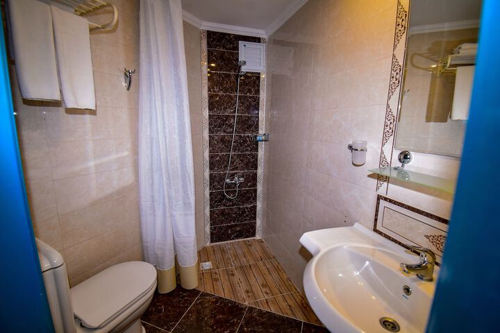 Room 5 of 20