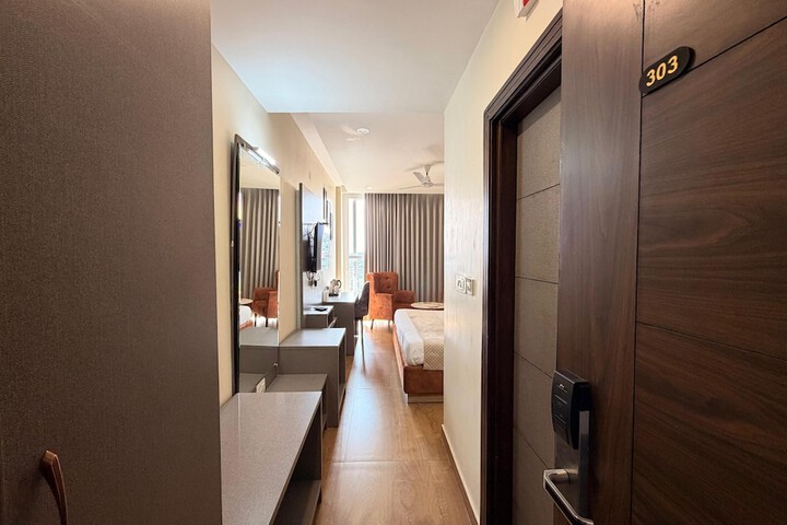Room 36 of 65