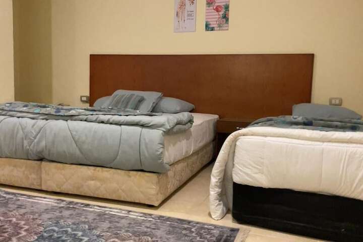 Room 10 of 32